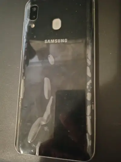 Smartphone Samsung Galaxy A30 en buen estado - miniatura 2