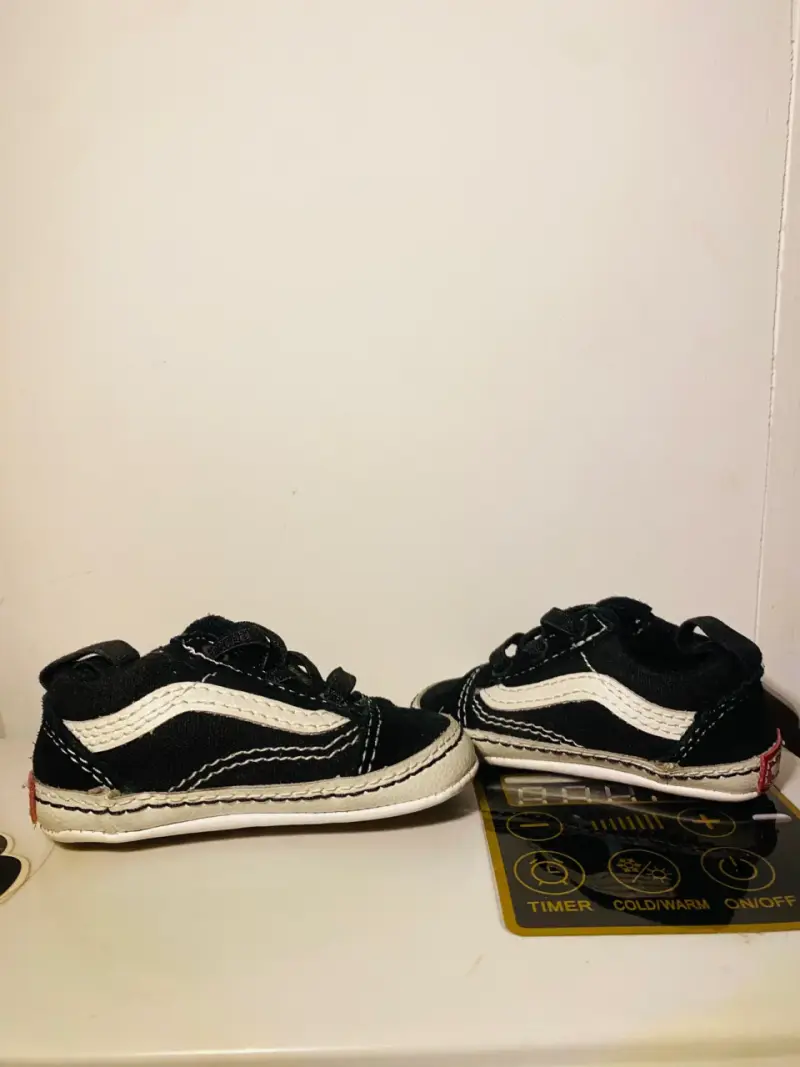 Gateadoras negras para bebé estilo Vans - 1