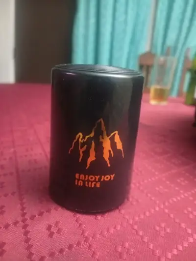 Abridor magnético de botellas tapa rosca - miniatura 1