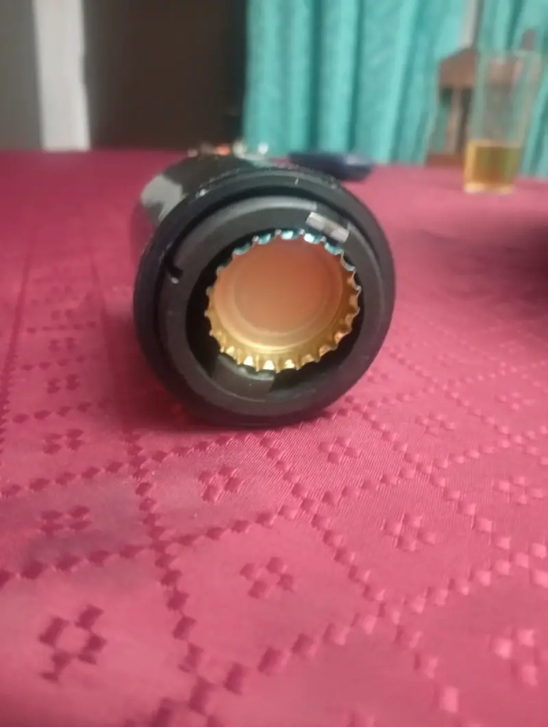 Abridor magnético de botellas tapa rosca - 2