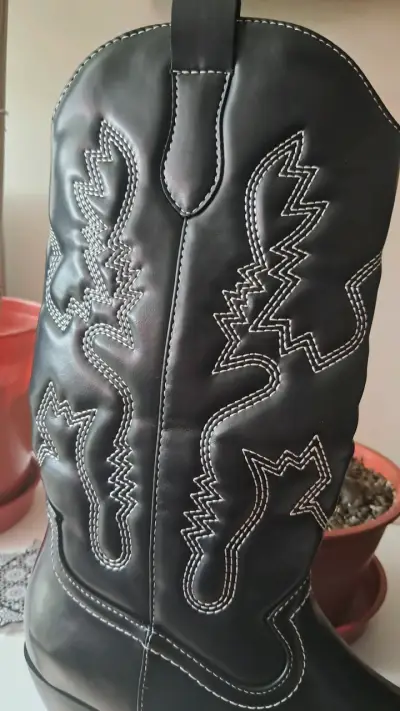 BOTAS TEXANAS HILO BLANCO - miniatura 3