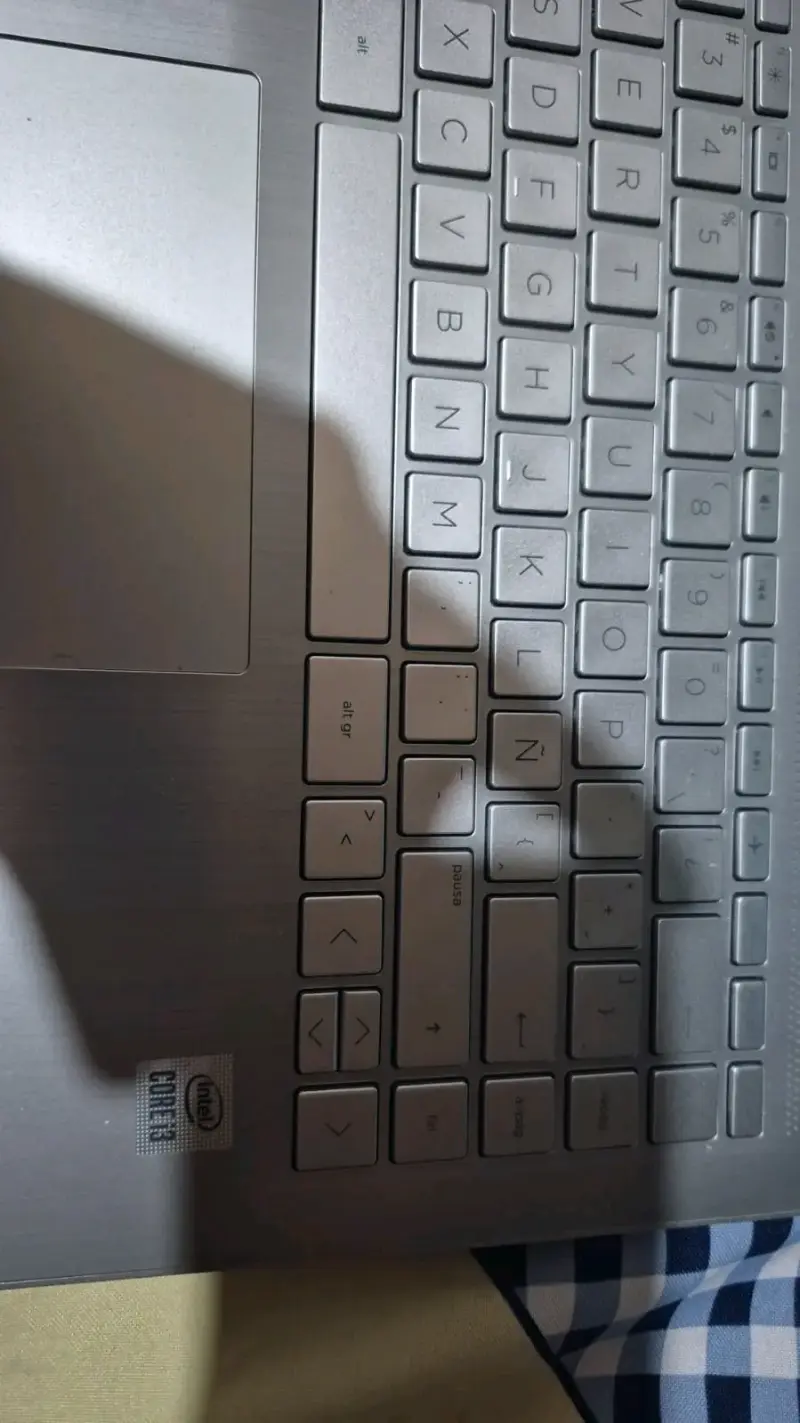 Notebook HP con Windows 10 y procesador Intel - 3