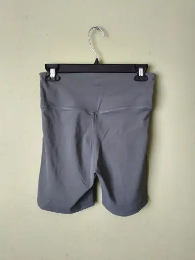 Calza corta deportiva gris para mujer - miniatura 2