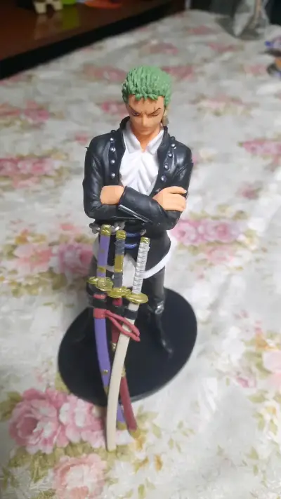 Figura de acción de Roronoa Zoro de One Piece - miniatura 1