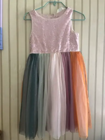 Vestido de niña multicolor con lentejuelas - miniatura 1