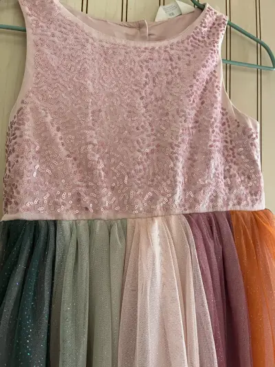 Vestido de niña multicolor con lentejuelas - miniatura 2