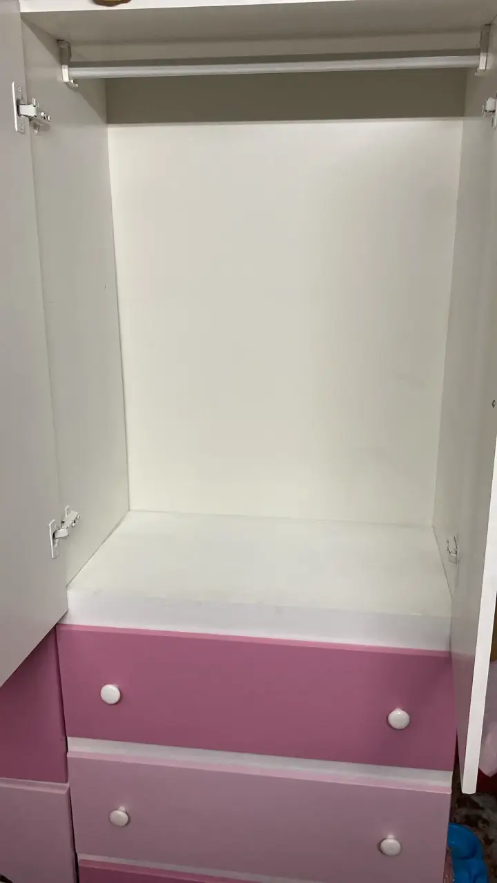 Armario infantil rosa con diseño de paraguas - 2