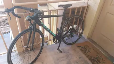Bicicleta de carretera Totem negra - miniatura 3