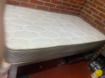 Cama nido con los 2 colchon individual buen estado - miniatura 1