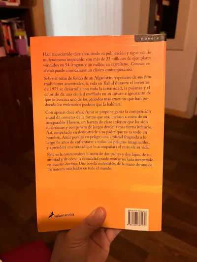 Libro 'Cometas en el cielo' de Khaled Hosseini - miniatura 2