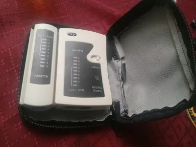 Probador de cables RJ45 RJ11 con estuche - miniatura 1