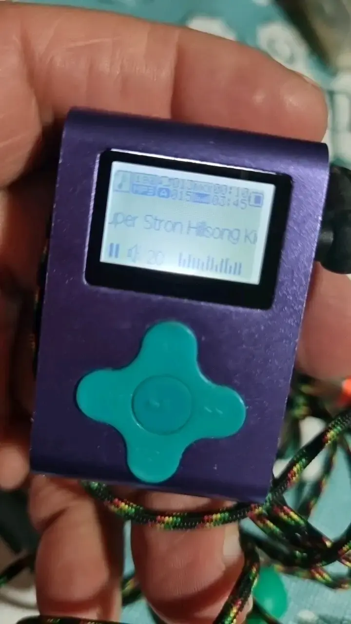 Reproductor MP3 Eclipse Fit Clip 4GB Morado - 2