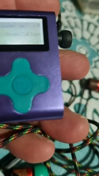 Reproductor MP3 Eclipse Fit Clip 4GB Morado - miniatura 6