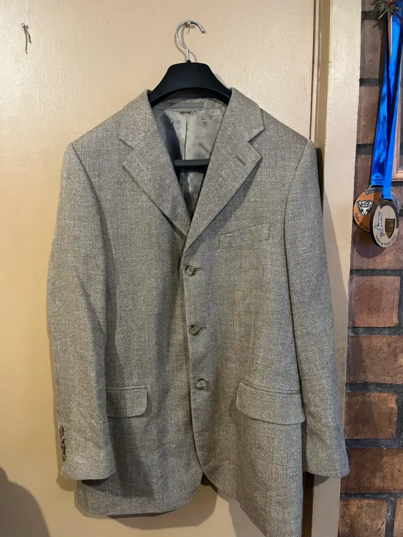 Blazer gris para hombre en buen estado - 1