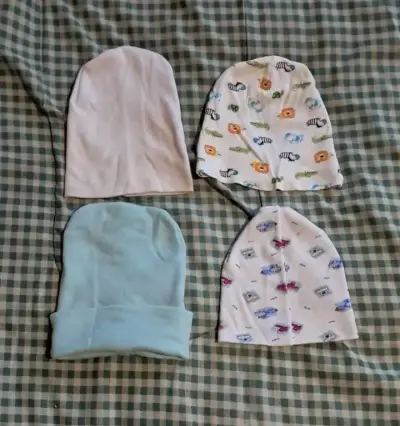 Set de gorros para bebé con diseños variados - miniatura 1