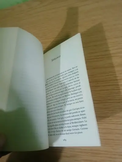 Libro 'Marina' de Carlos Ruiz Zafón en buen estado - miniatura 4