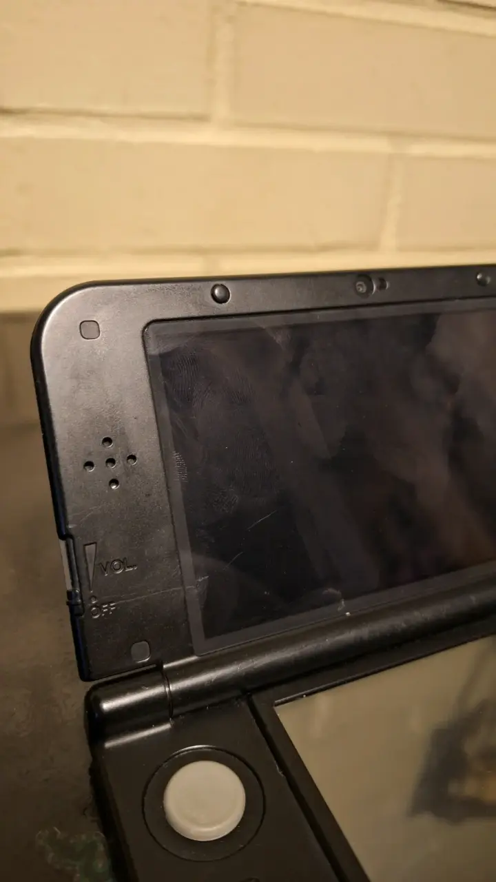 Consola New 3DS XL Edición Pokémon con Cargador - 3