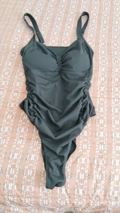 Chaqueta de cuero negro, Polera Roja TALLA M - miniatura 3