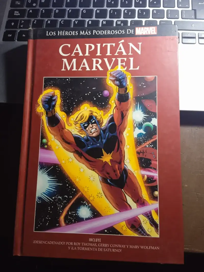 Libro Capitán Marvel de Marvel Comics - 1