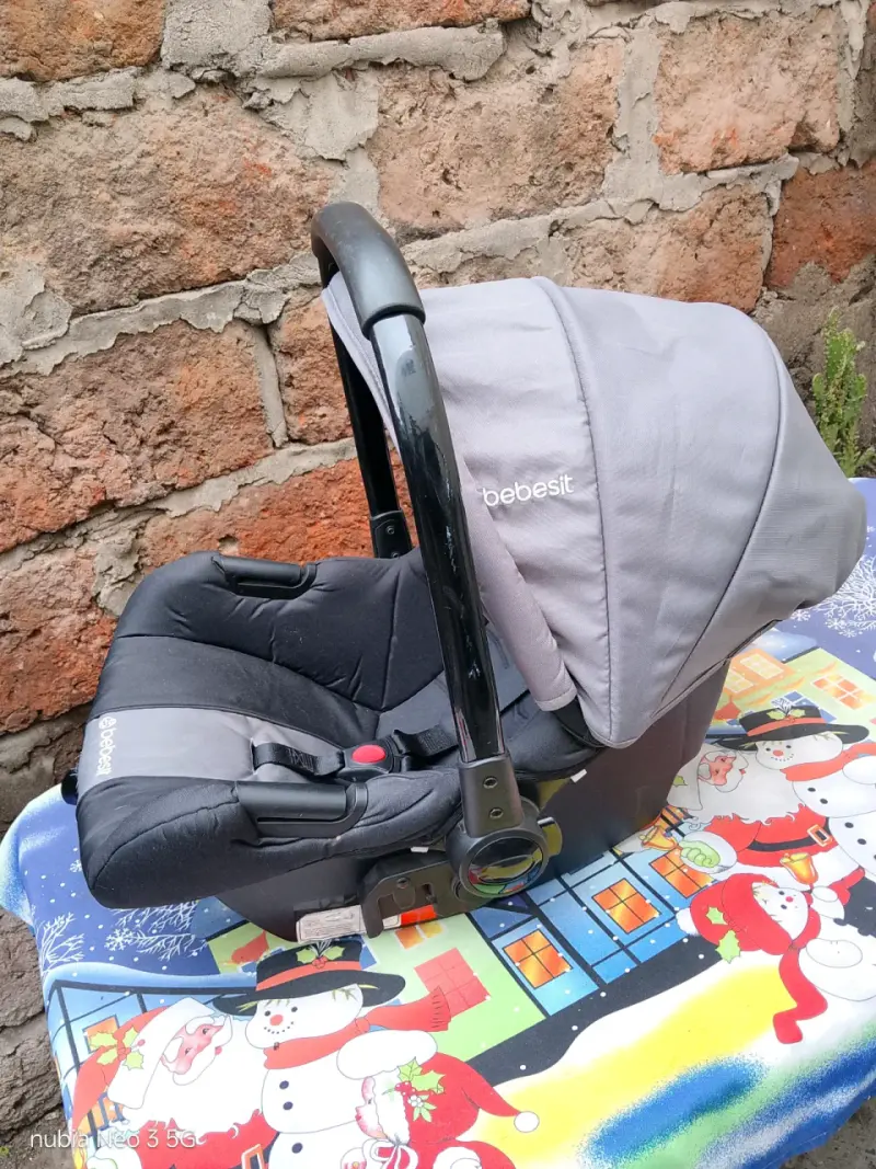 Silla de Auto Bebesit para Bebé en Buen Estado - 4