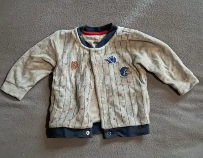 Conjunto de polerones y suéteres para bebé - miniatura 1