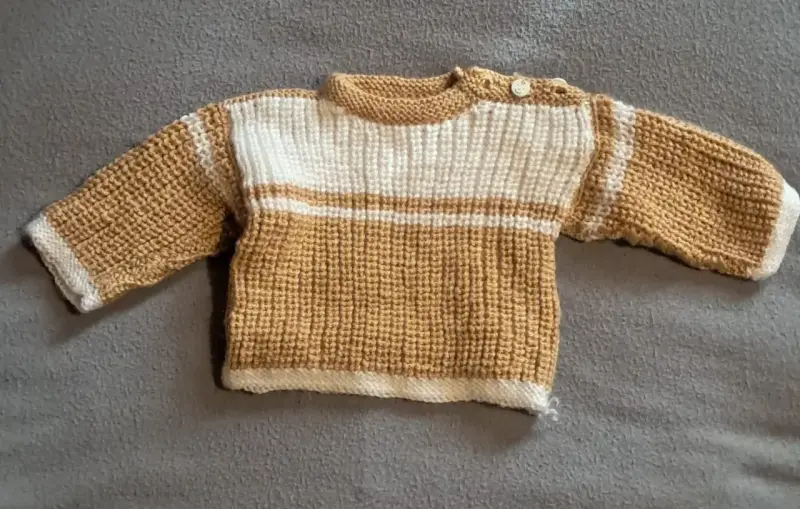 Conjunto de polerones y suéteres para bebé - 4