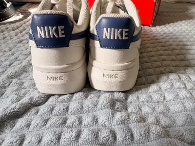 Zapatillas  Nike cort vision altas - miniatura 4