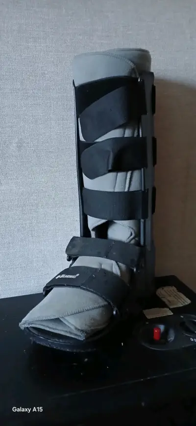 Bota ortopédica ajustable Bort Medical - miniatura 1