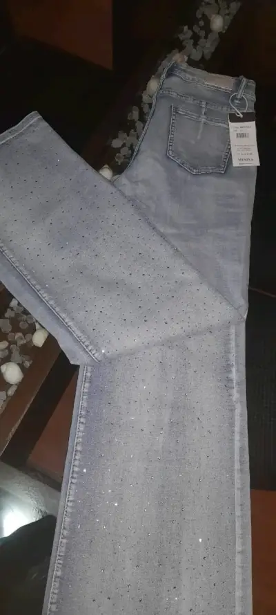 Jeans de mujer con brillo marca menina talla 40 - miniatura 1