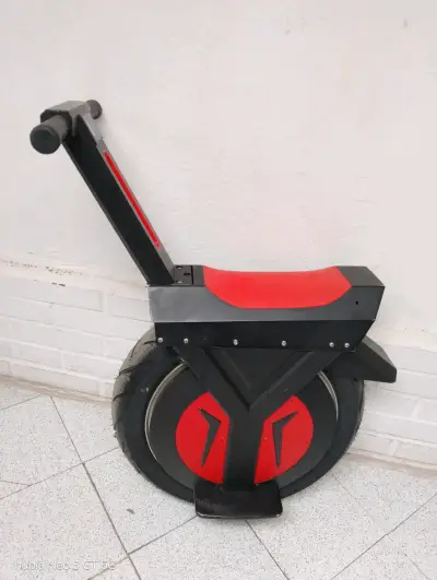 Scooter eléctrico con luces LED - miniatura 1