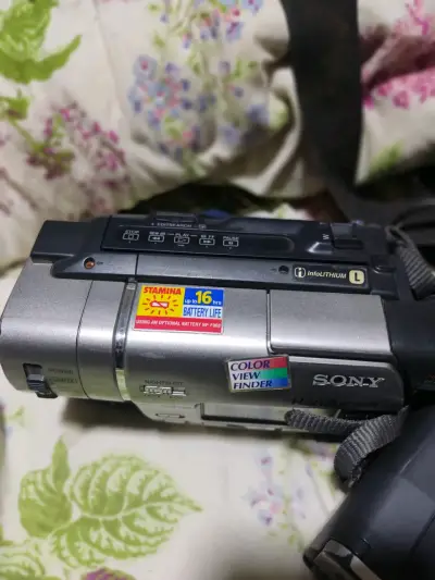 Videocámara Sony Handycam CCD-TR517 con Zoom 200x - miniatura 5