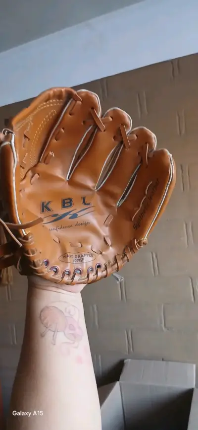 Guante de Béisbol KBL Cuero Sintético - miniatura 1