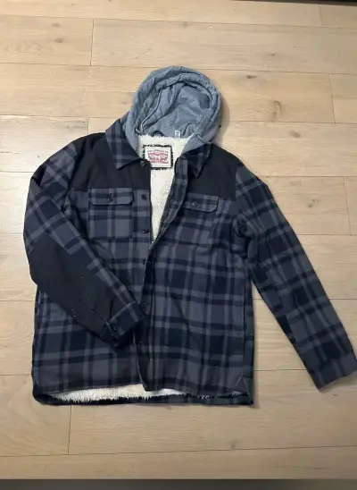 Chaqueta Levi's con capucha y forro de lana - miniatura 1