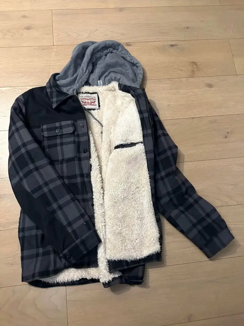Chaqueta Levi's con capucha y forro de lana - 2