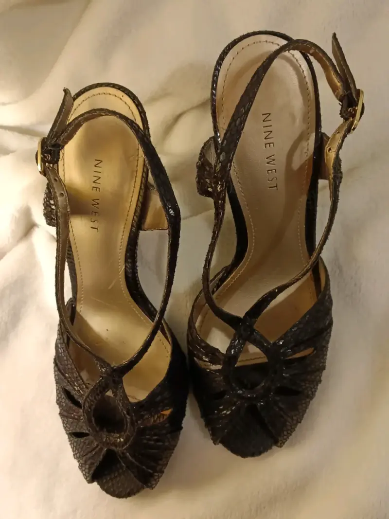 Sandalias de tacón Nine West negras con textura - 2