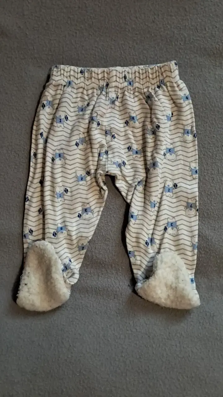 Pantalones de bebé con pies suaves y estampados - 3