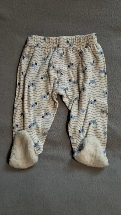 Pantalones de bebé con pies suaves y estampados - miniatura 3