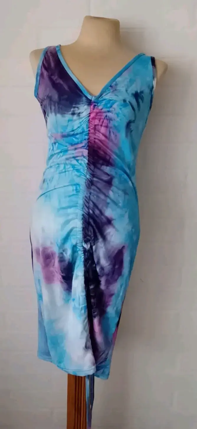 Vestido ajustado tie-dye azul y morado - 1