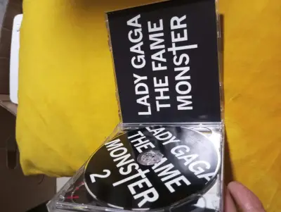 CD Lady Gaga – The Fame Monster (Deluxe 2CD Editio - miniatura 4