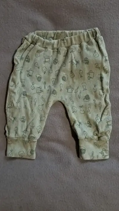 Pantalones de bebé con estampado deportivo - miniatura 3