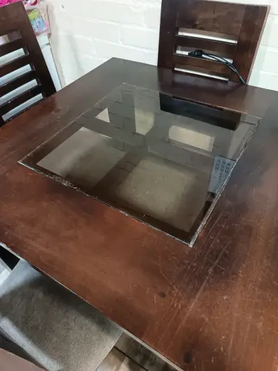 Mesa de comedor más sillas - miniatura 1