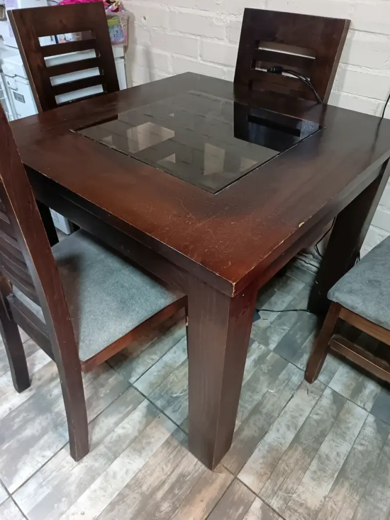 Mesa de comedor más sillas - 2