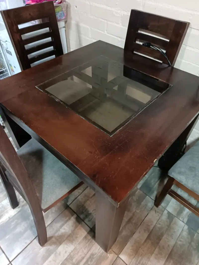 Mesa de comedor más sillas - 3