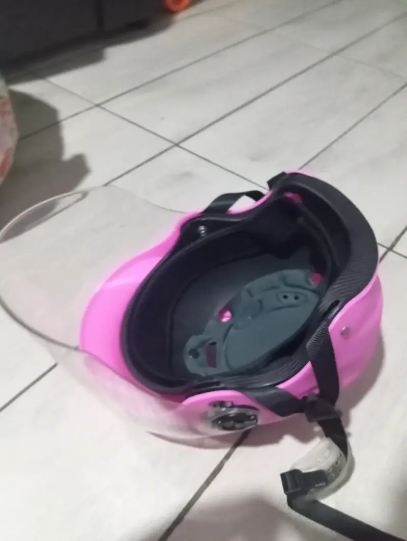 Casco de moto rosa con visera transparente - 2