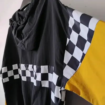 Cortaviento negro, amarillo con diseño a cuadros - miniatura 4