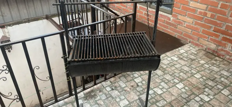 Parrilla de hierro para asados - 1