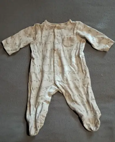 Conjunto de pijamas de bebé con diseños variados - miniatura 1