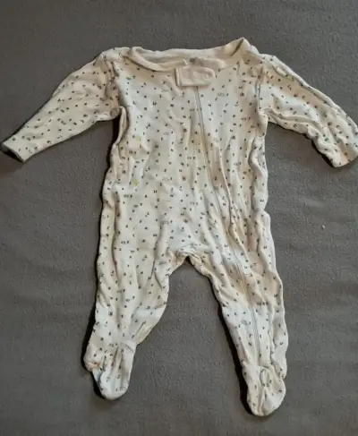 Conjunto de pijamas de bebé con diseños variados - miniatura 3