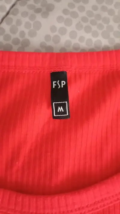Polera sin mangas roja FSP talla M - miniatura 2
