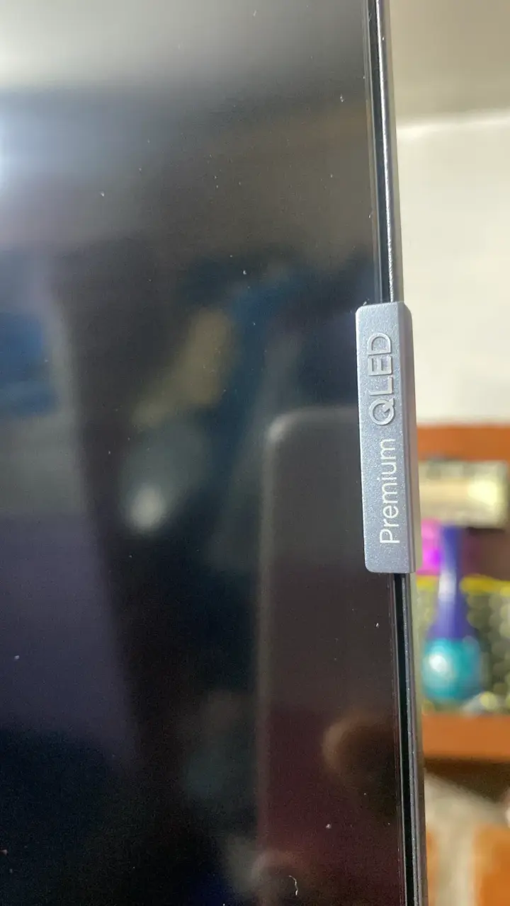 Televisor QLED Premium de gran tamaño - 2